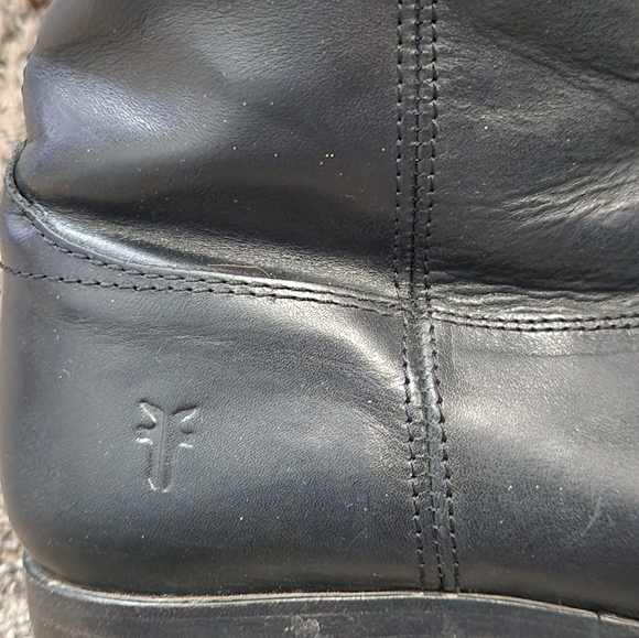 Melissa Button 2 - Picture 6 of 9